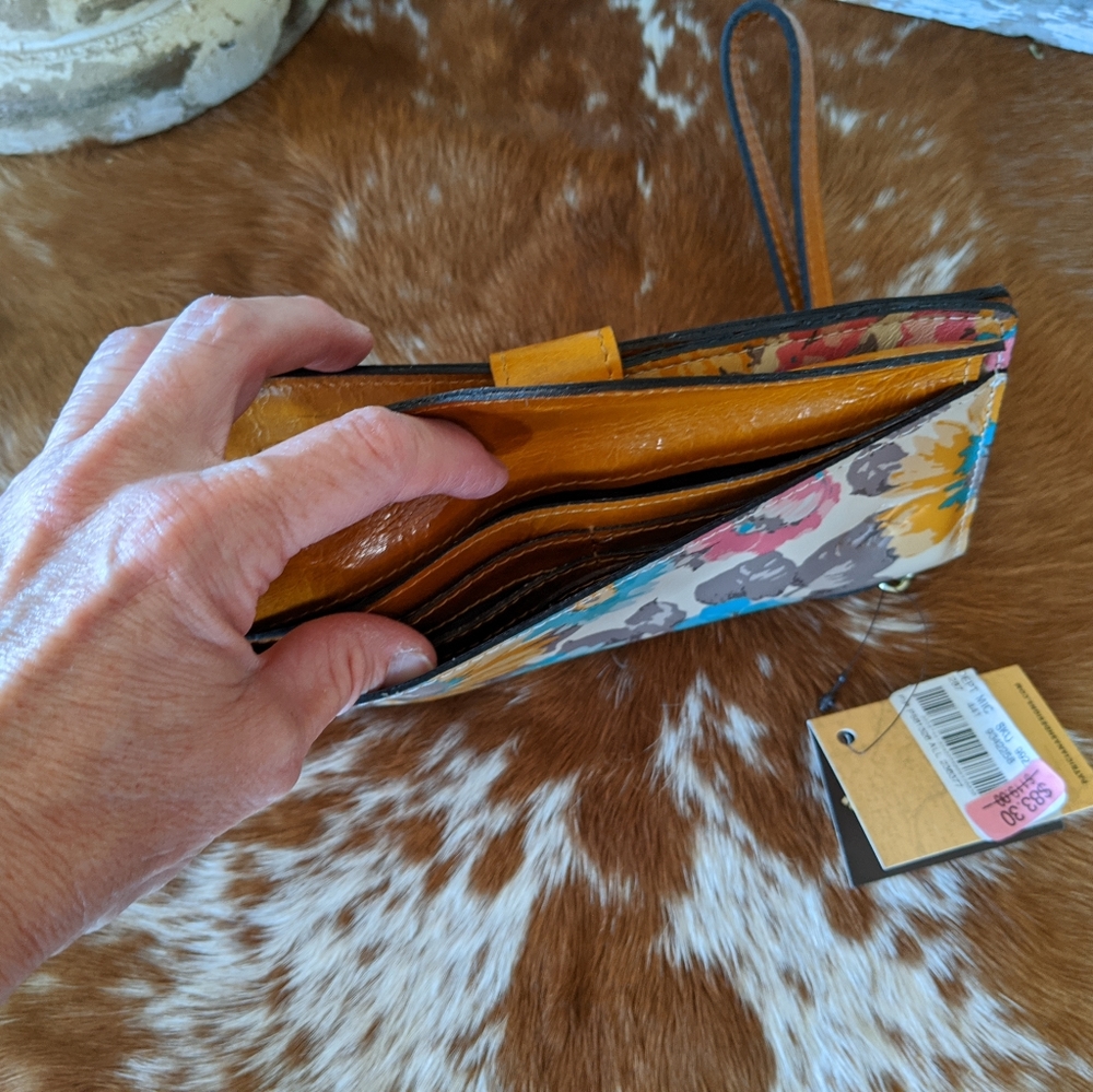 Patricia Nash Wallet Wristlet First Bloom P581326 - Picture 3 of 7